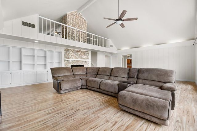 2044 Medina Hwy, Kerrville, TX 78028