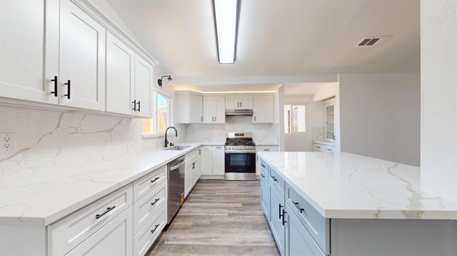 1575 Primrose Ave, Merced, CA 95340