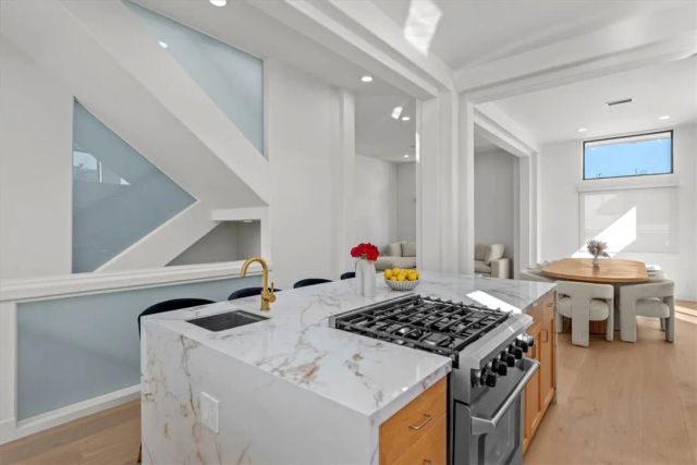 6730 Esplanade, Playa Del Rey, CA 90293