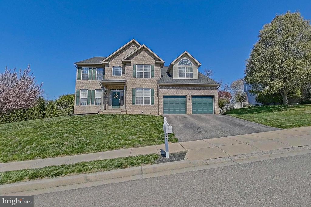 Image 1 of property listing at 809 BROOKRIDGE DR, Boonsboro, MD 21713