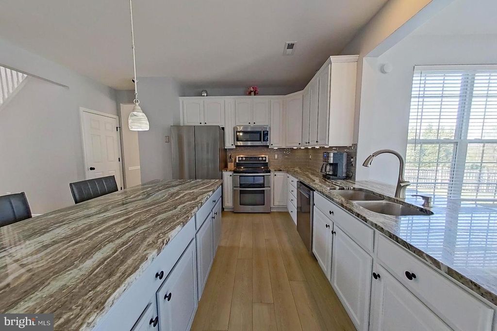 Image 10 of property listing at 809 BROOKRIDGE DR, Boonsboro, MD 21713