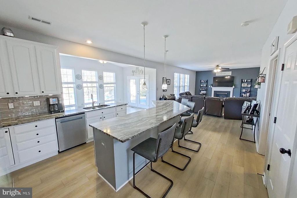 Image 12 of property listing at 809 BROOKRIDGE DR, Boonsboro, MD 21713