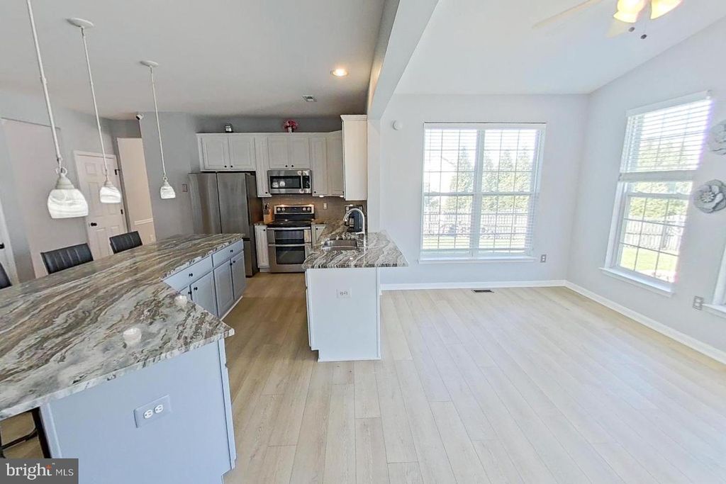 Image 14 of property listing at 809 BROOKRIDGE DR, Boonsboro, MD 21713