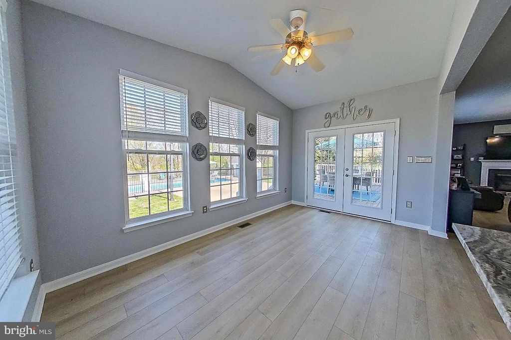 Image 18 of property listing at 809 BROOKRIDGE DR, Boonsboro, MD 21713