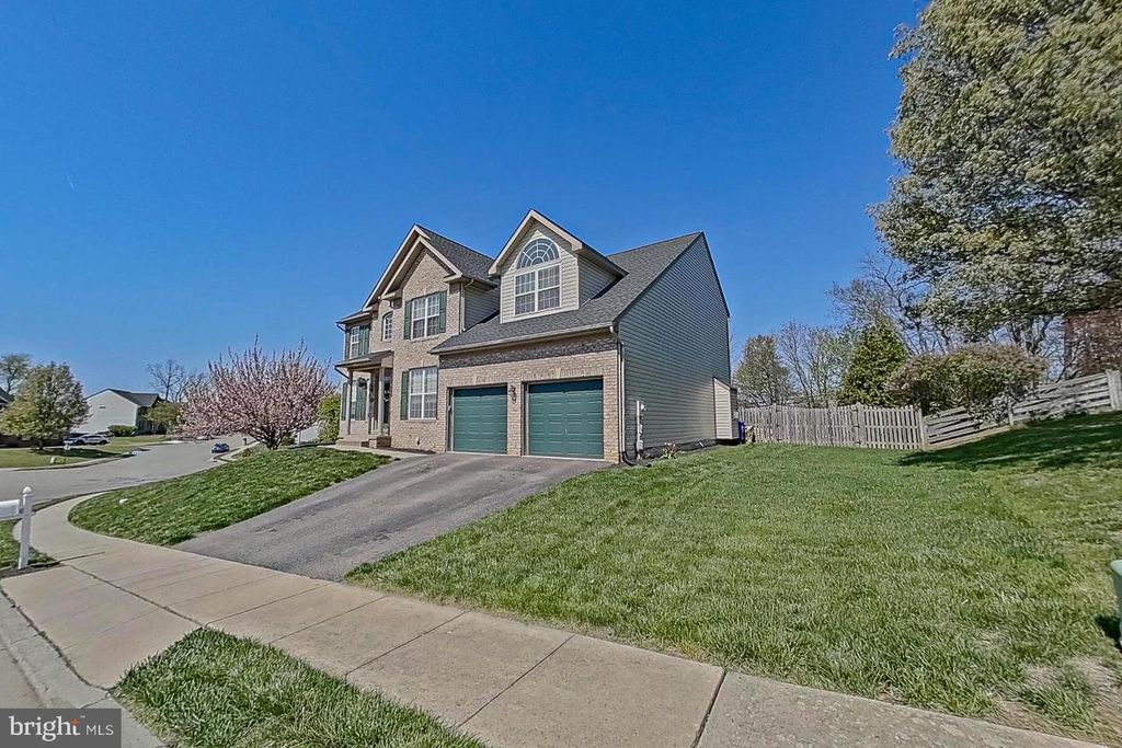 Image 2 of property listing at 809 BROOKRIDGE DR, Boonsboro, MD 21713