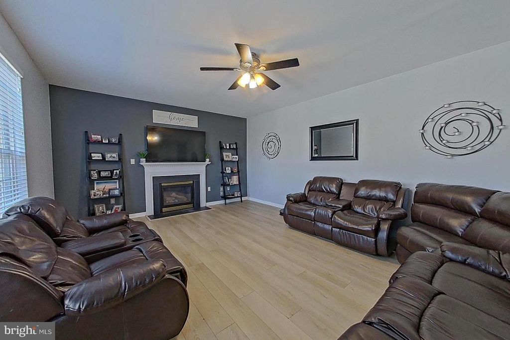 Image 20 of property listing at 809 BROOKRIDGE DR, Boonsboro, MD 21713