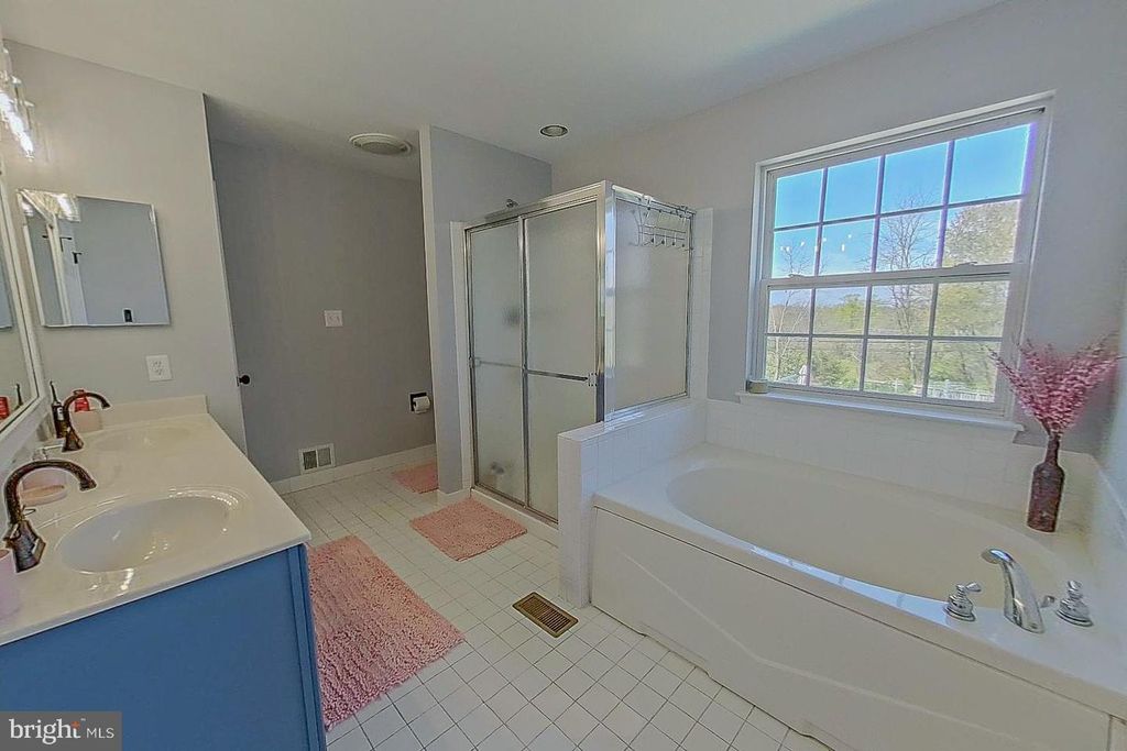 Image 32 of property listing at 809 BROOKRIDGE DR, Boonsboro, MD 21713