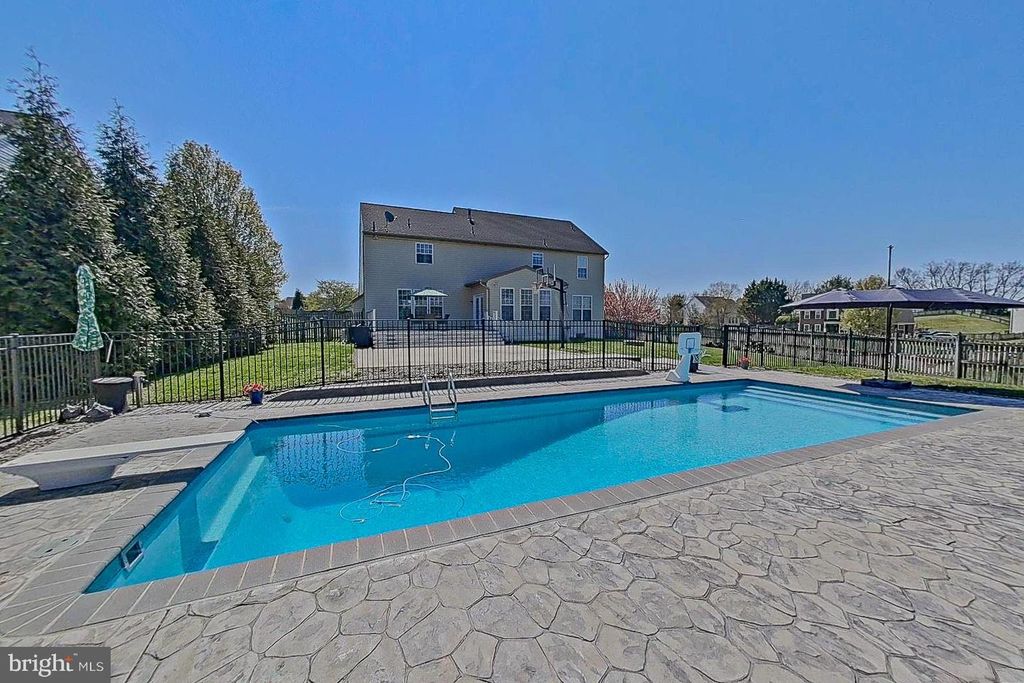 Image 40 of property listing at 809 BROOKRIDGE DR, Boonsboro, MD 21713