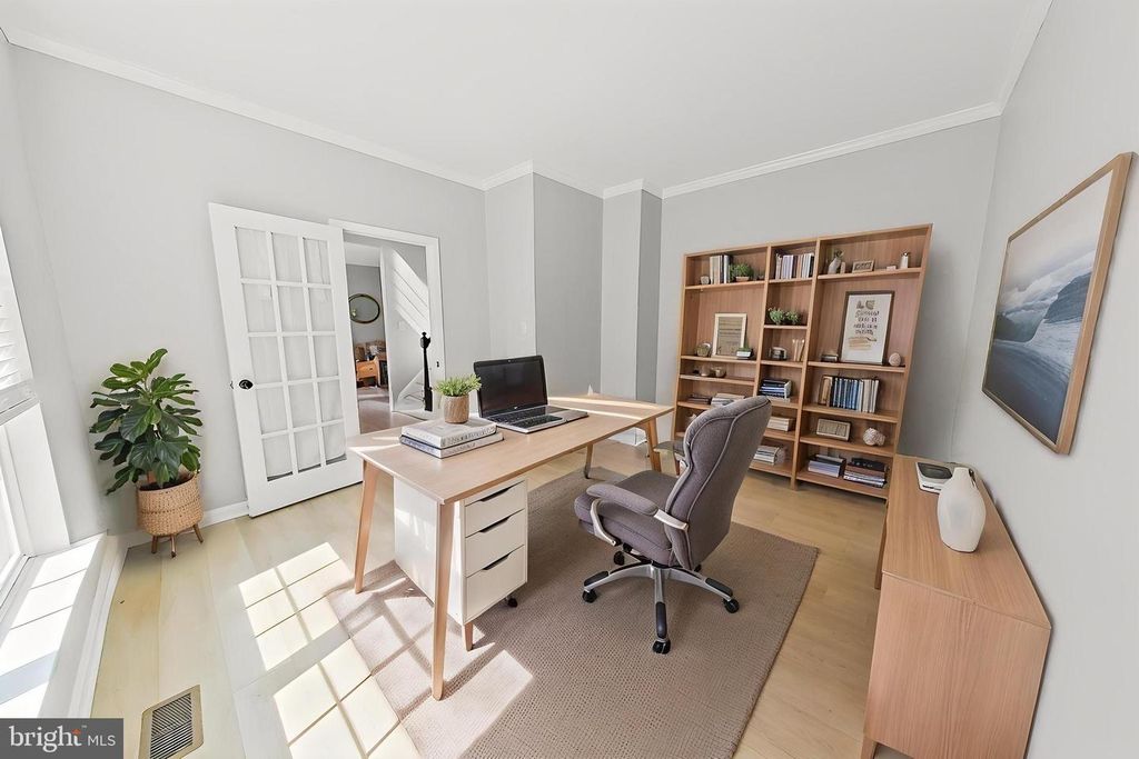 Image 5 of property listing at 809 BROOKRIDGE DR, Boonsboro, MD 21713