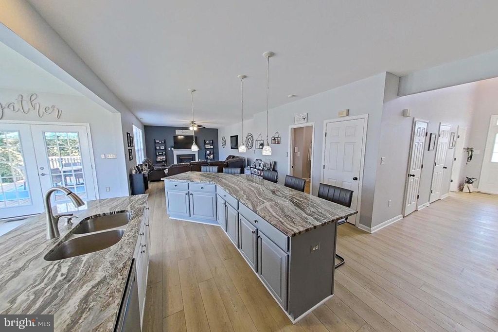 Image 9 of property listing at 809 BROOKRIDGE DR, Boonsboro, MD 21713