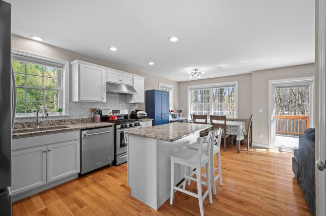 82 Fremont Road A, Epping, NH 03042