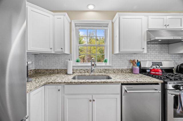 82 Fremont Road A, Epping, NH 03042