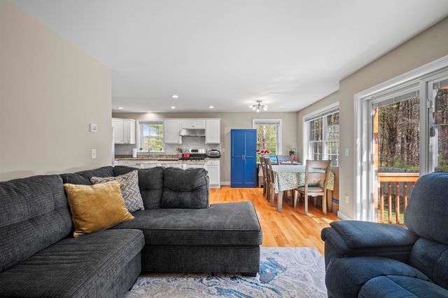 82 Fremont Road A, Epping, NH 03042