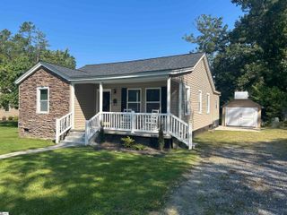 204 Elm Street, Clinton, SC 29325