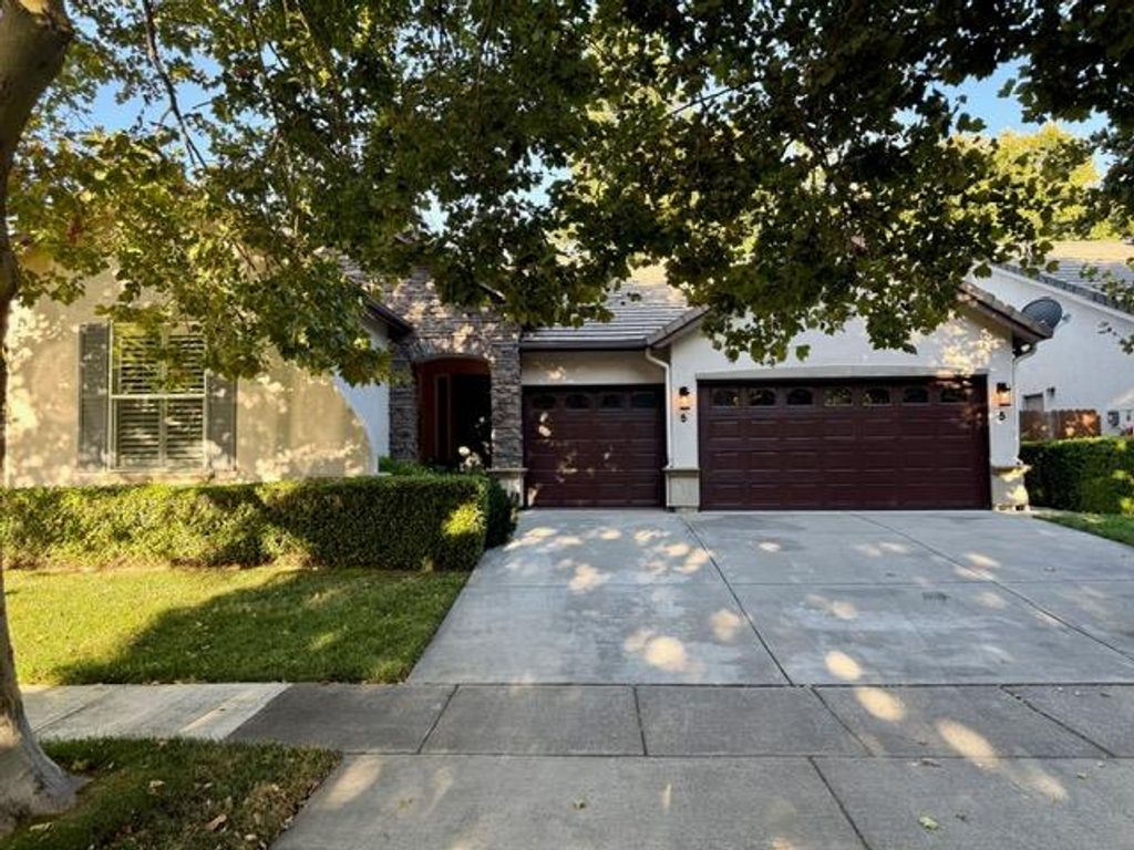 5 Eastham Ct, Sacramento, CA 95833
