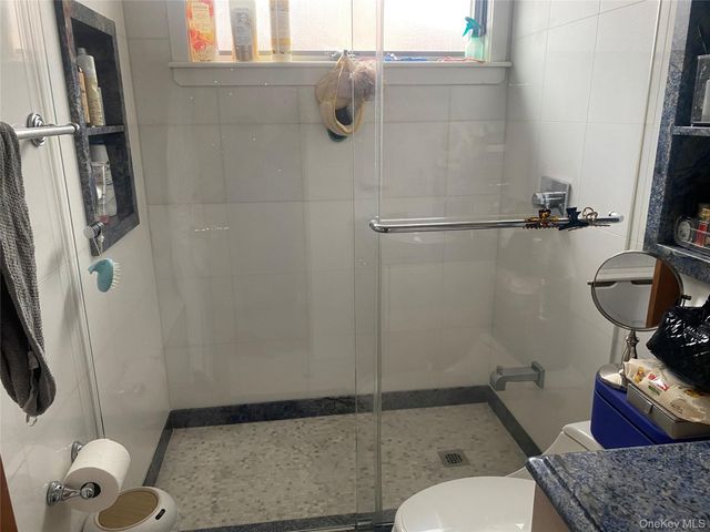 6139 184th Street, Fresh Meadows, NY 11365