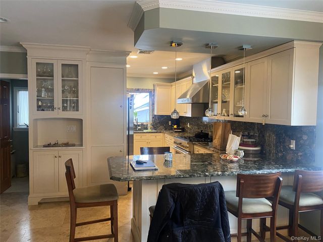 6139 184th Street, Fresh Meadows, NY 11365