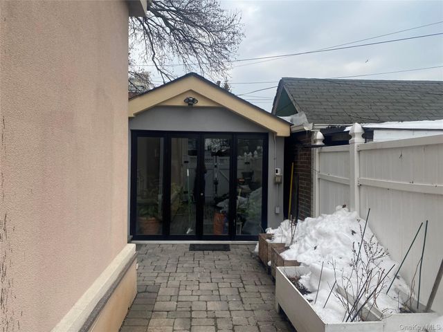 6139 184th Street, Fresh Meadows, NY 11365