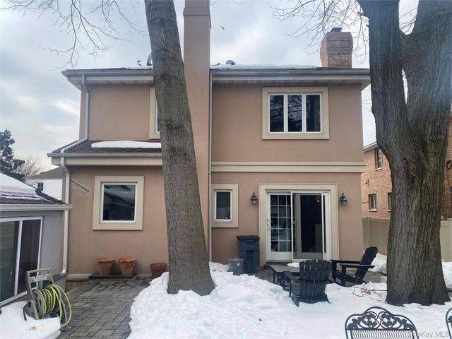 6139 184th Street, Fresh Meadows, NY 11365