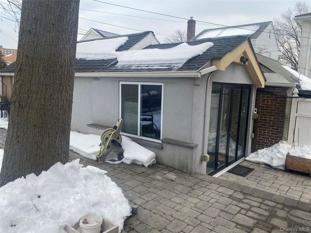 6139 184th Street, Fresh Meadows, NY 11365