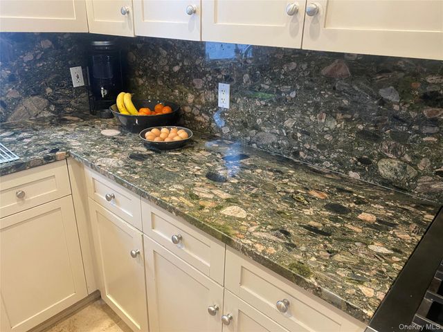 6139 184th Street, Fresh Meadows, NY 11365