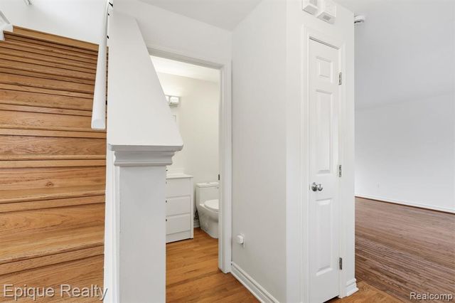 535 W Marshall Street, Fenton, MI 48220