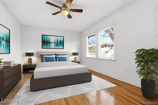 535 W Marshall Street, Fenton, MI 48220