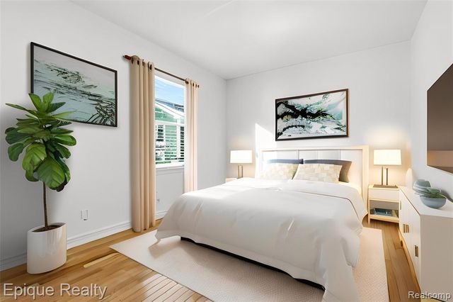 535 W Marshall Street, Fenton, MI 48220