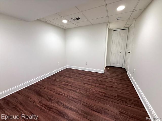 535 W Marshall Street, Fenton, MI 48220