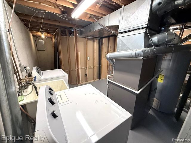 535 W Marshall Street, Fenton, MI 48220