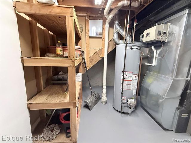 535 W Marshall Street, Fenton, MI 48220