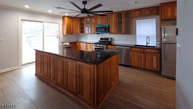 830 E Curtis St, Linden City, NJ 07036