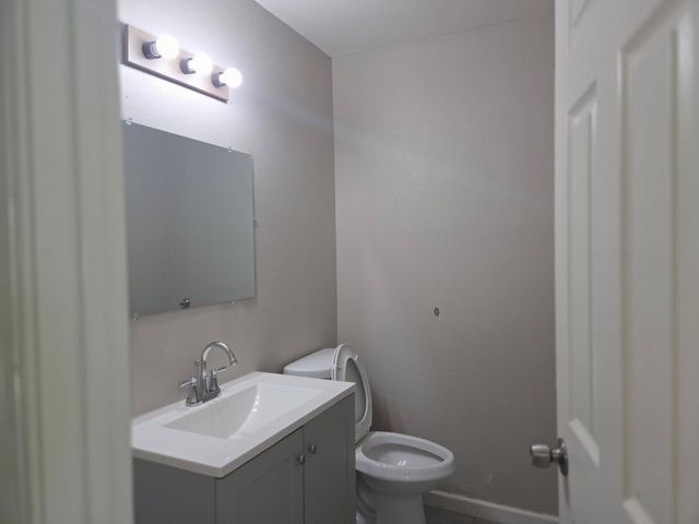 1732 S Sierra Vista, Fresno, CA 93702