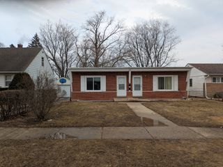 2107 Elim Avenue 2, Zion, IL 60099