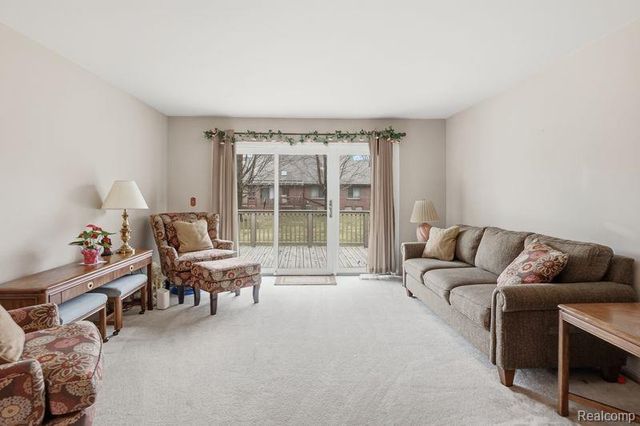 45530 Meadows Square, Macomb, MI 48044