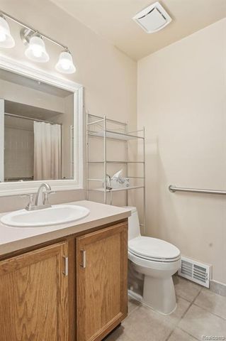 45530 Meadows Square, Macomb, MI 48044