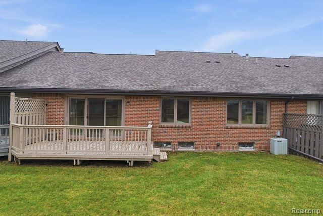 45530 Meadows Square, Macomb, MI 48044