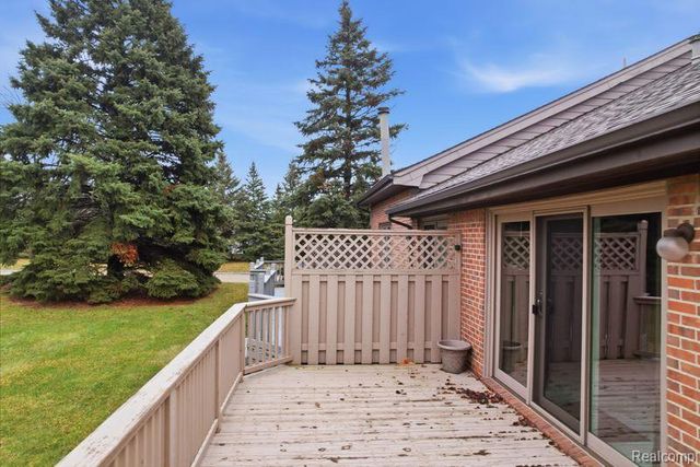 45530 Meadows Square, Macomb, MI 48044