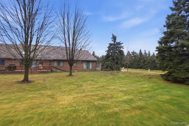 45530 Meadows Square, Macomb, MI 48044