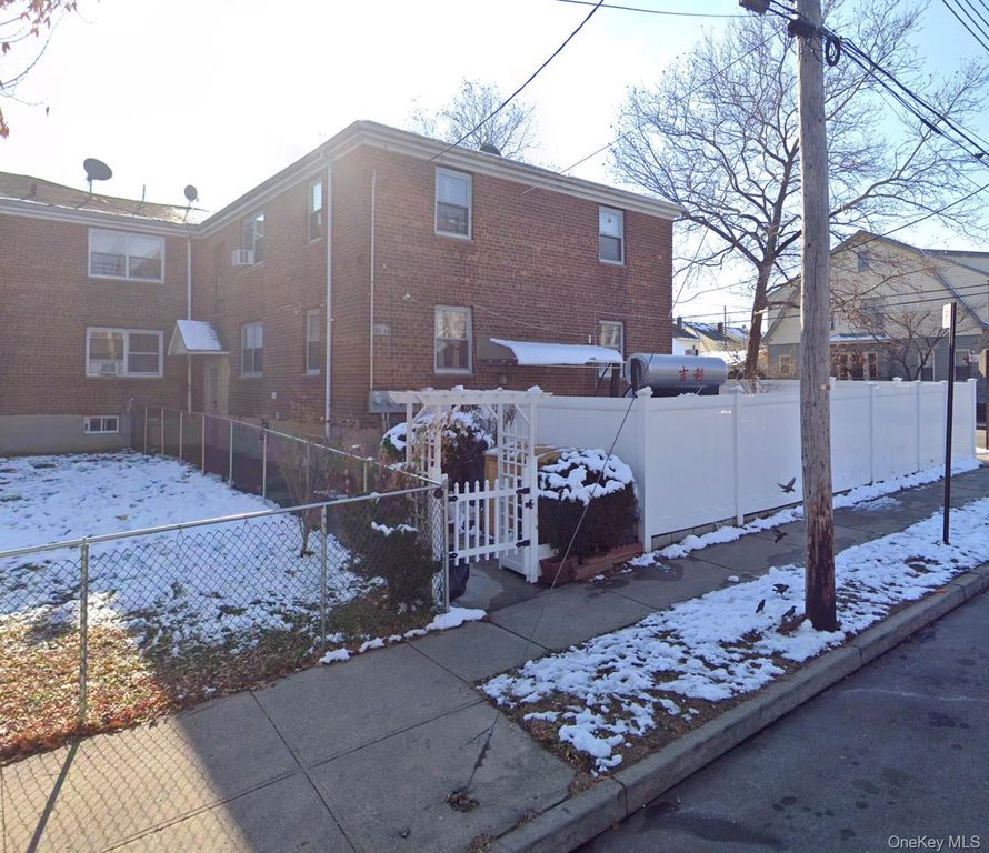 160-06 75th Rd Fesh meadow 3, Fresh Meadows, NY 11366