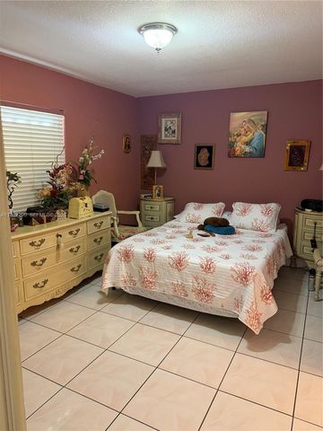 9069 NW 121st Ter 81, Hialeah Gardens, FL 33018