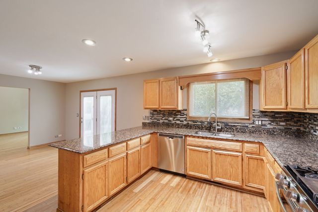 2805 Breckenridge Circle, Aurora, IL 60504