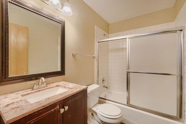 2805 Breckenridge Circle, Aurora, IL 60504