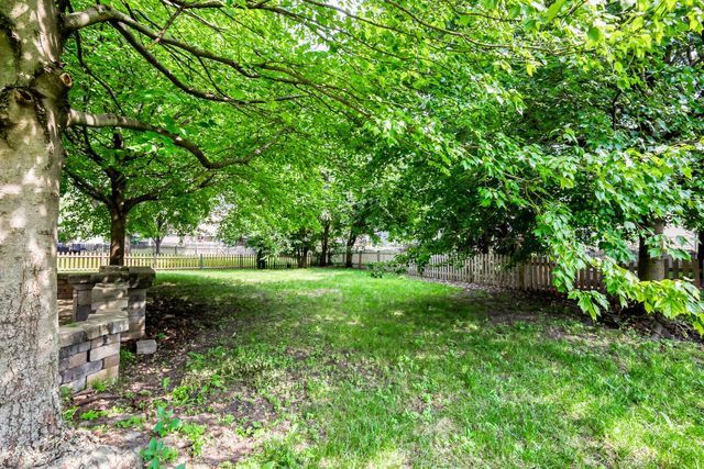 2805 Breckenridge Circle, Aurora, IL 60504