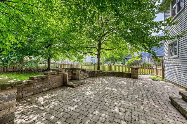 2805 Breckenridge Circle, Aurora, IL 60504
