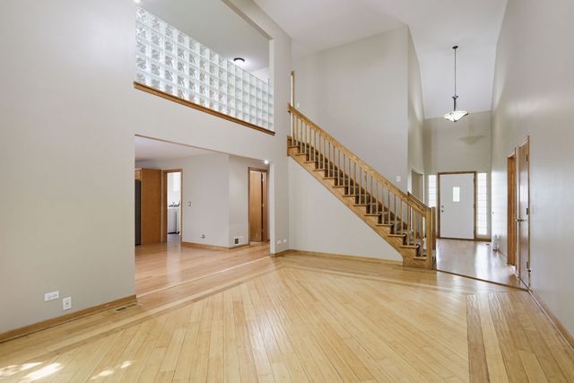 2805 Breckenridge Circle, Aurora, IL 60504