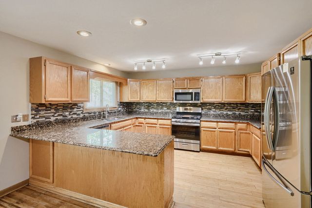 2805 Breckenridge Circle, Aurora, IL 60504