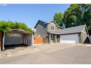647 Ne AUTUMN RIDGE Dr, Mc Minnville, OR 97128
