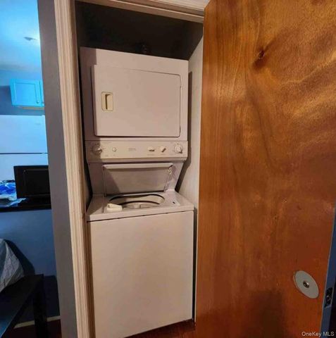 14225 37th Avenue 7C, Flushing, NY 11354