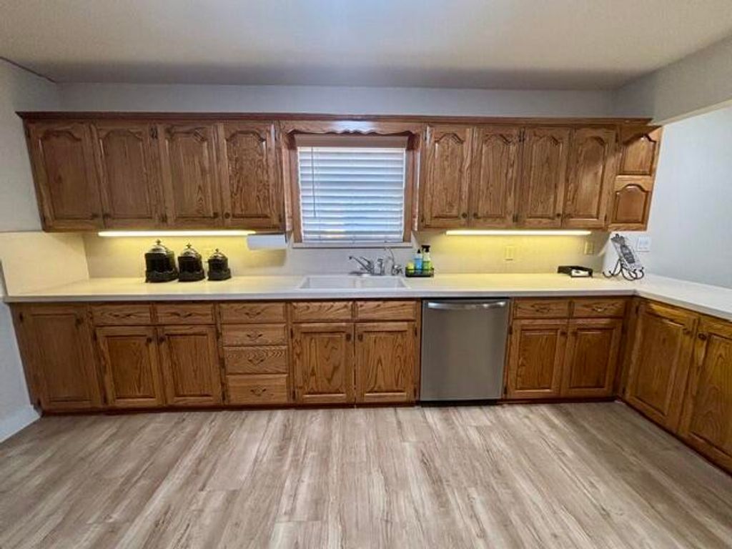 Image 22 of property listing at 103 Sargent Avenue, Ballinger, TX 76821